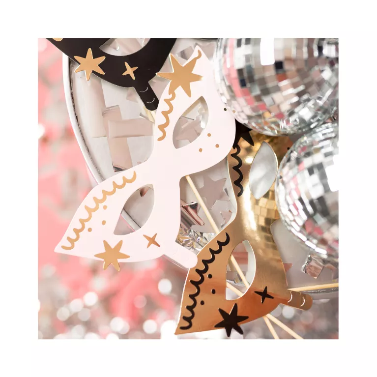 Rekvizity do fotokoutku Silvestr 9 ks