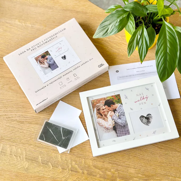 Svatební fotorámeček se sadou na otisky