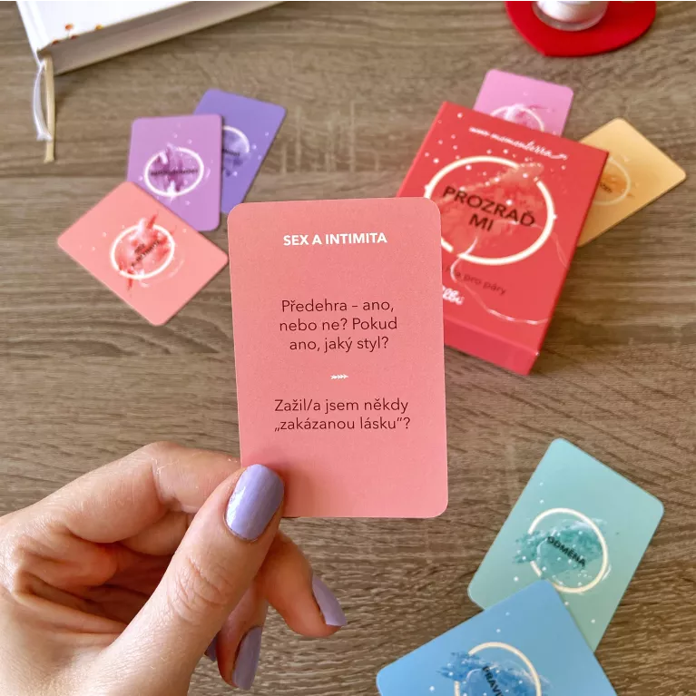 Prozraď mi - karetní hra pro páry