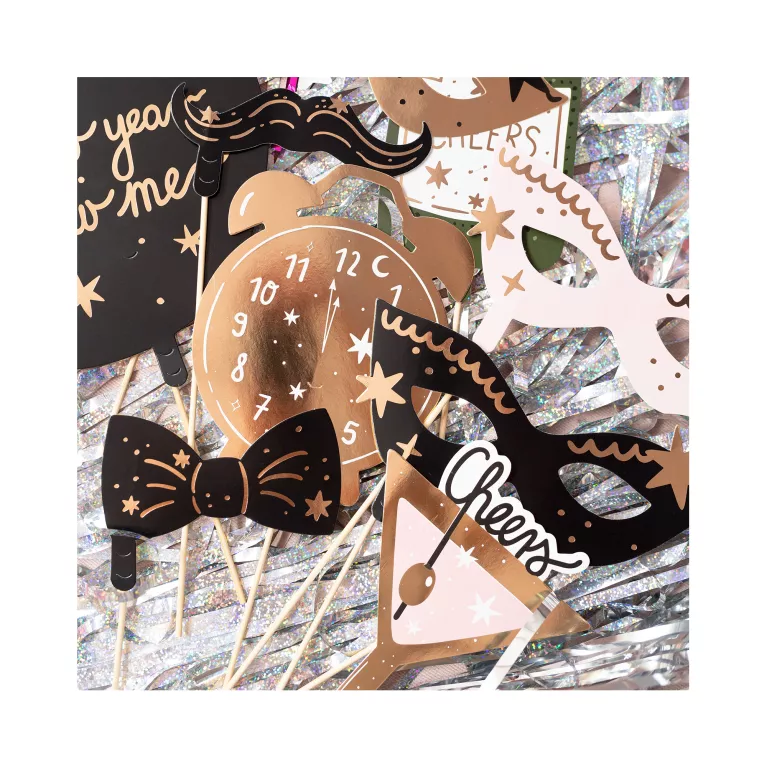 Rekvizity do fotokoutku Silvestr 9 ks