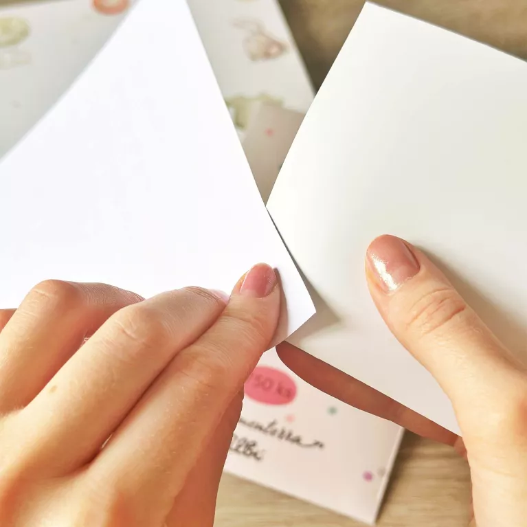 Lepicí tečky na fotky (750 ks)