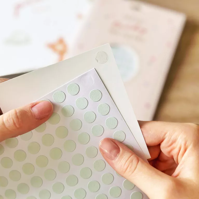 Lepicí tečky na fotky (750 ks)