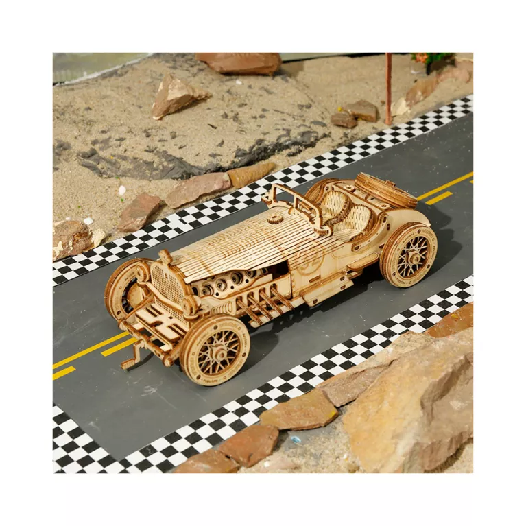Dřevěný model - Závodní automobil