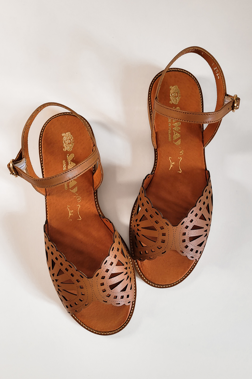 Złote ażurowe sandały Elisa