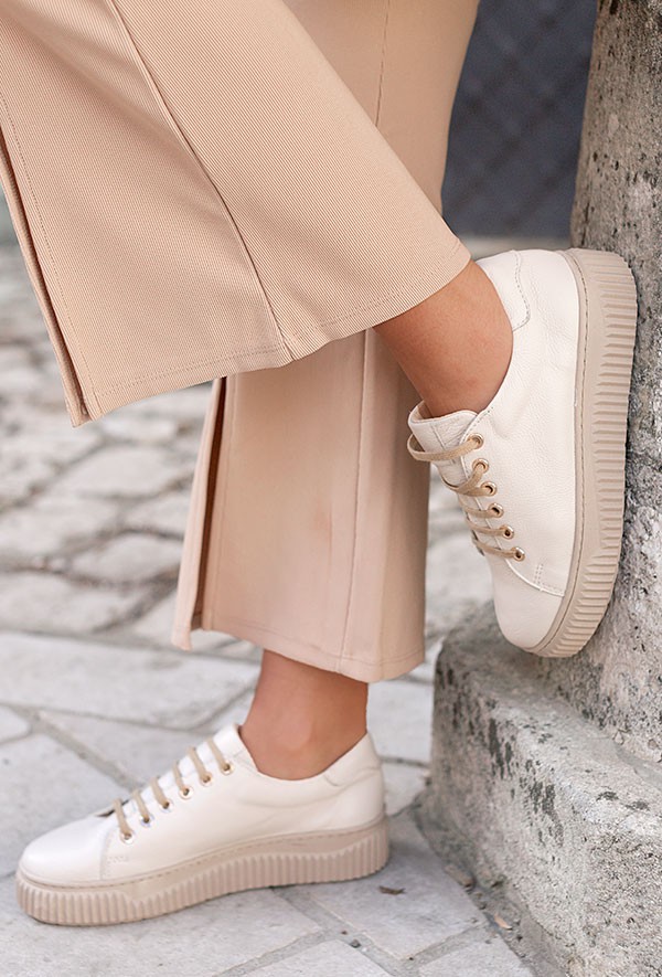 Beżowe trampki Giallo