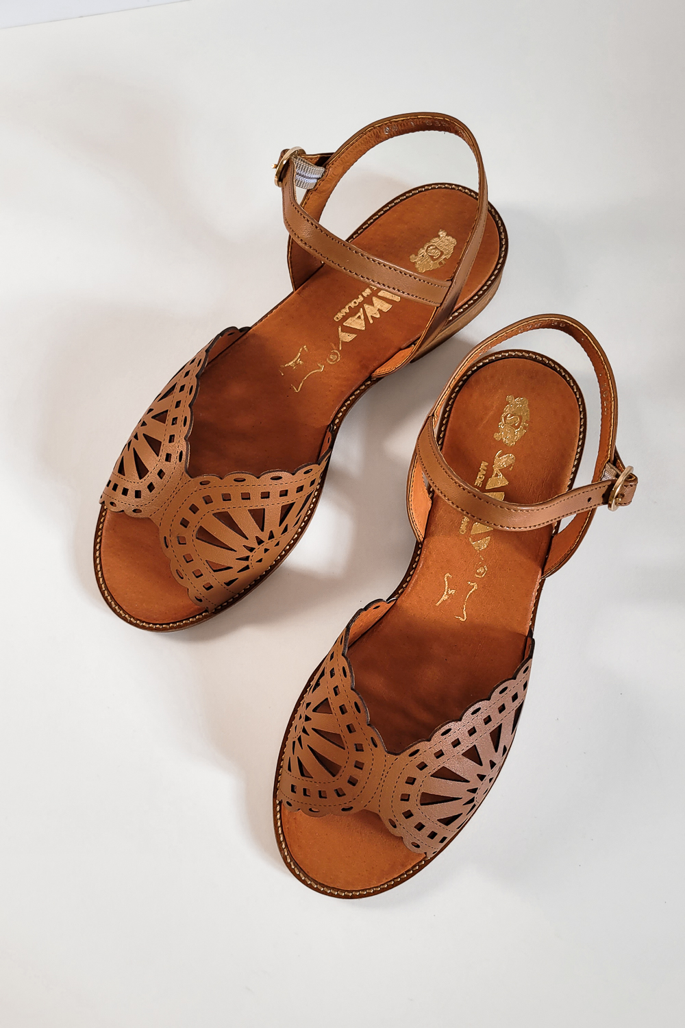 Brązowe ażurowe sandały Elisa