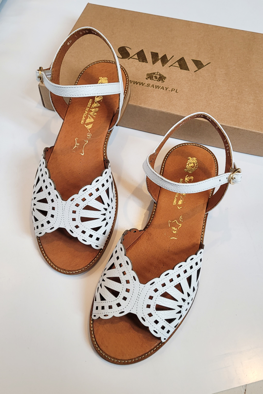 Złote ażurowe sandały Elisa