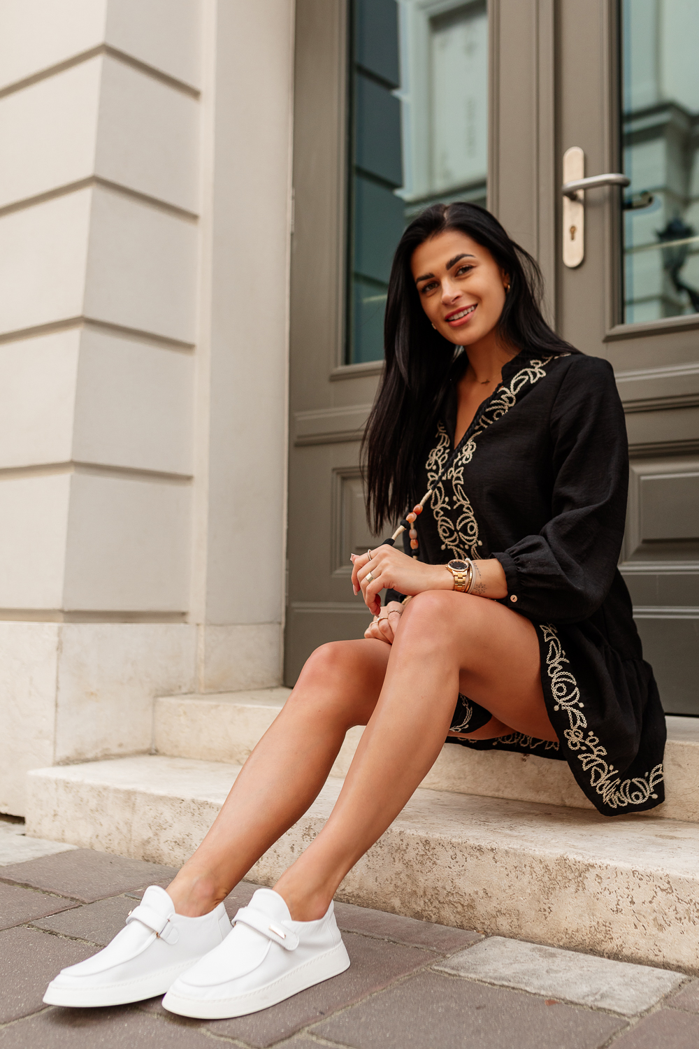 Białe półbuty Mali