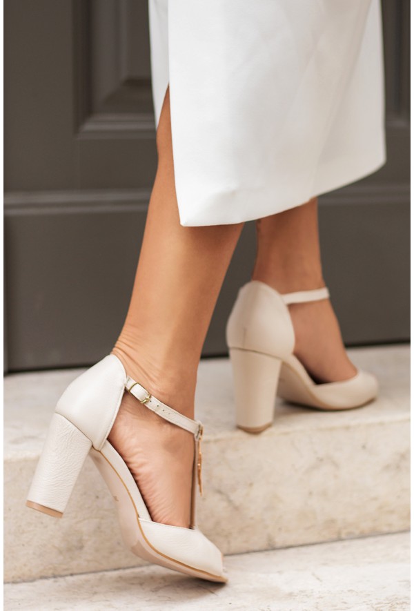 Beżowe sandały na słupku Sagua