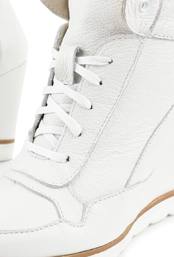 Białe sneakersy Megan