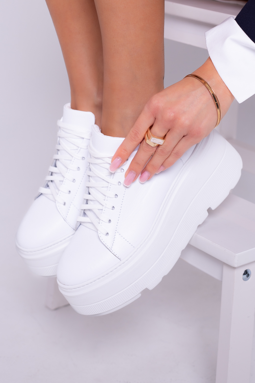 Białe trampki na platformie Sonatina