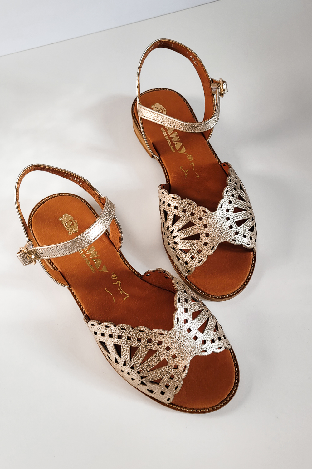 Złote ażurowe sandały Elisa