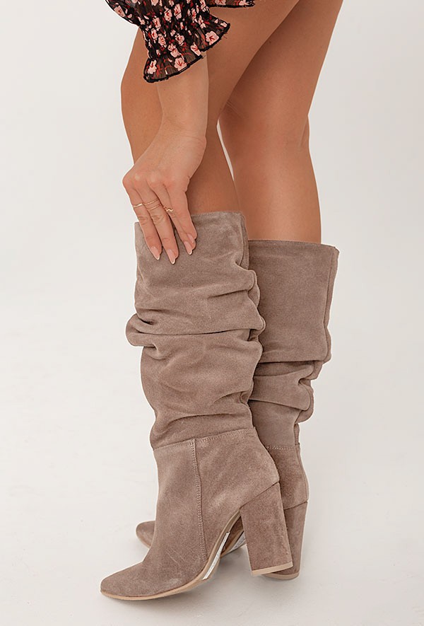 Zamszowe kozaki Riva cappuccino