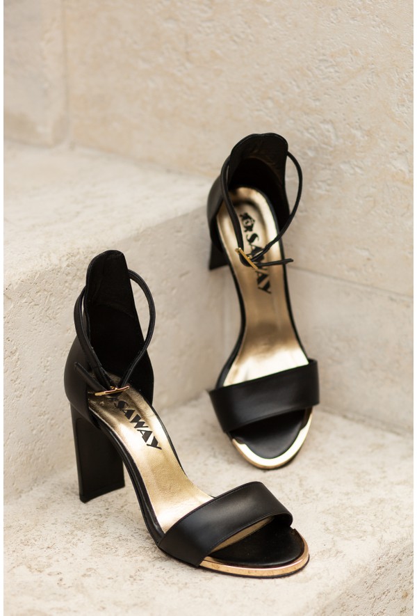 Czarne sandały na słupku Arriana