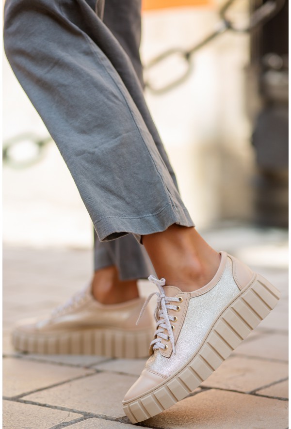 Beżowo złote trampki Sule