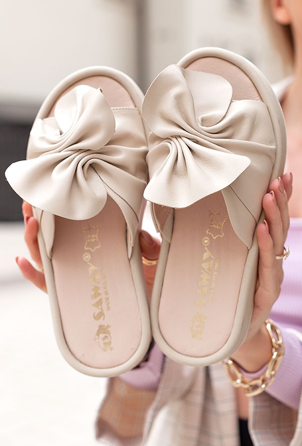 Złote klapki Balbina