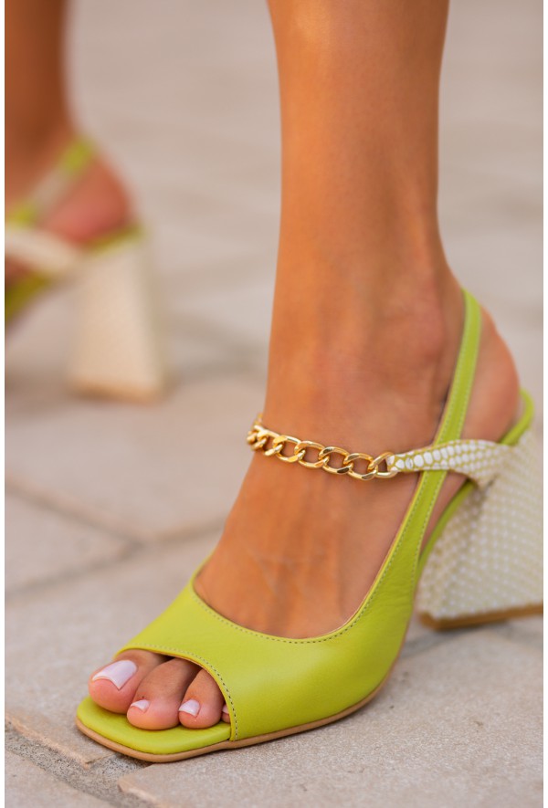 Lakierowane sandały na słupku Diya cappuccino