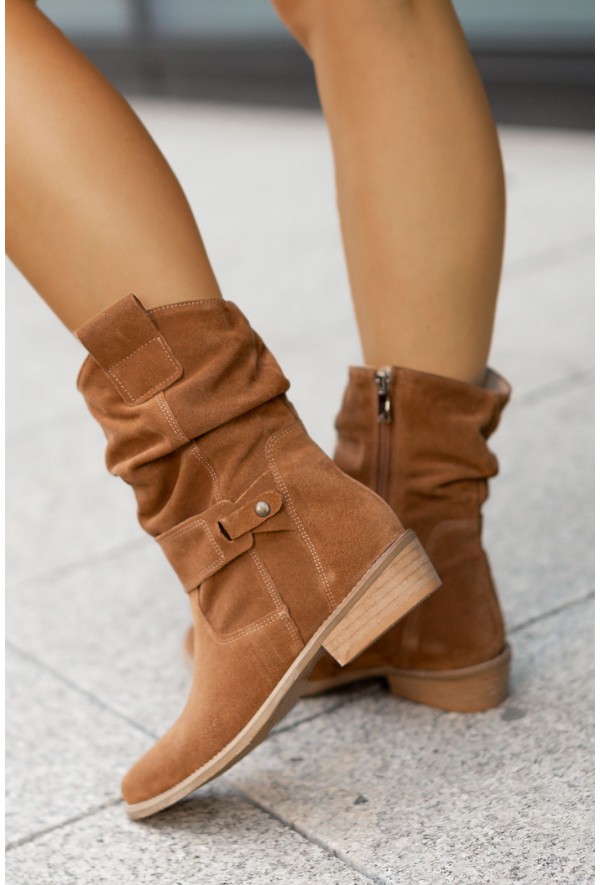 Czarne zamszowe botki Leona