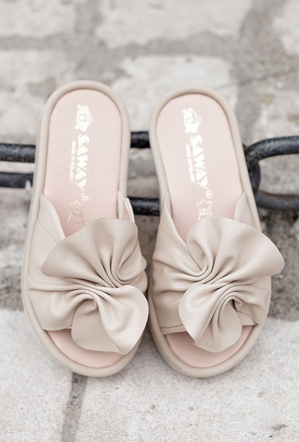 Złote klapki Balbina