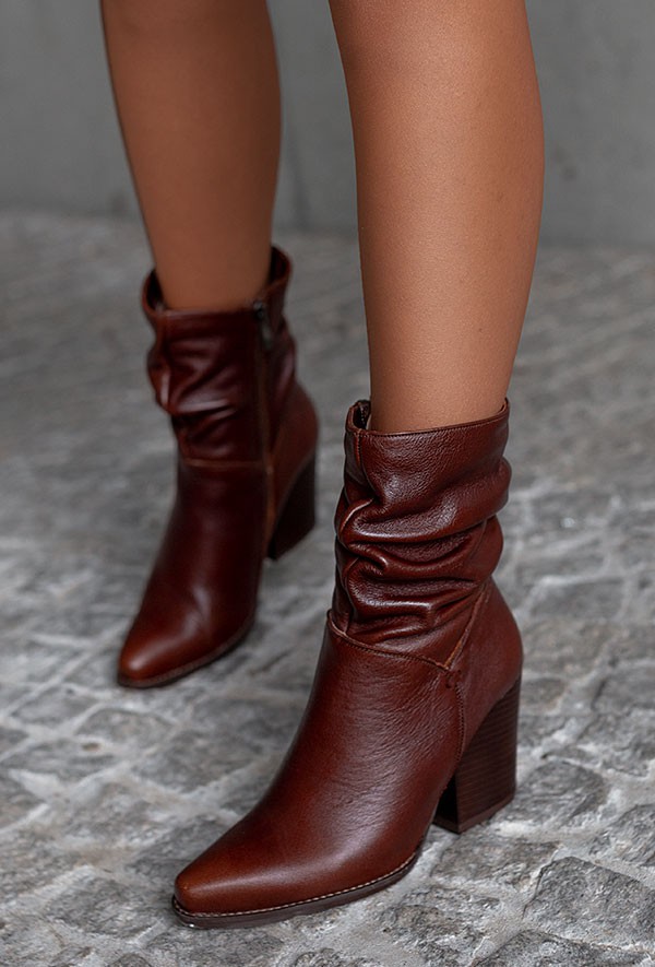 Brązowe skórzane kowbojki Leilani