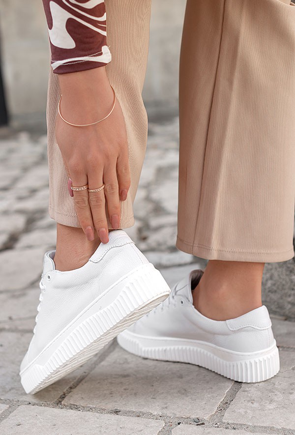 Beżowe trampki Giallo