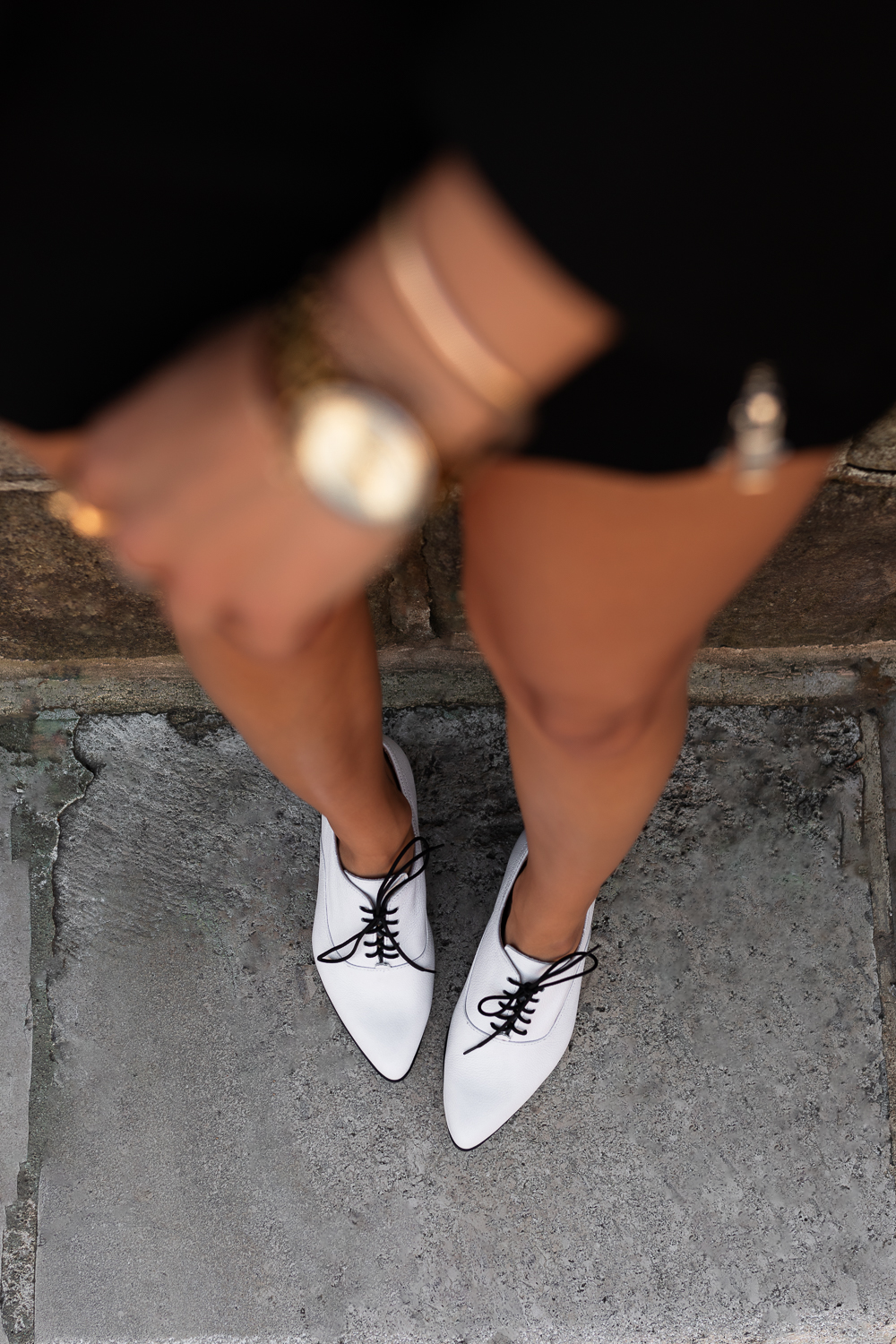 Białe półbuty Sawinia