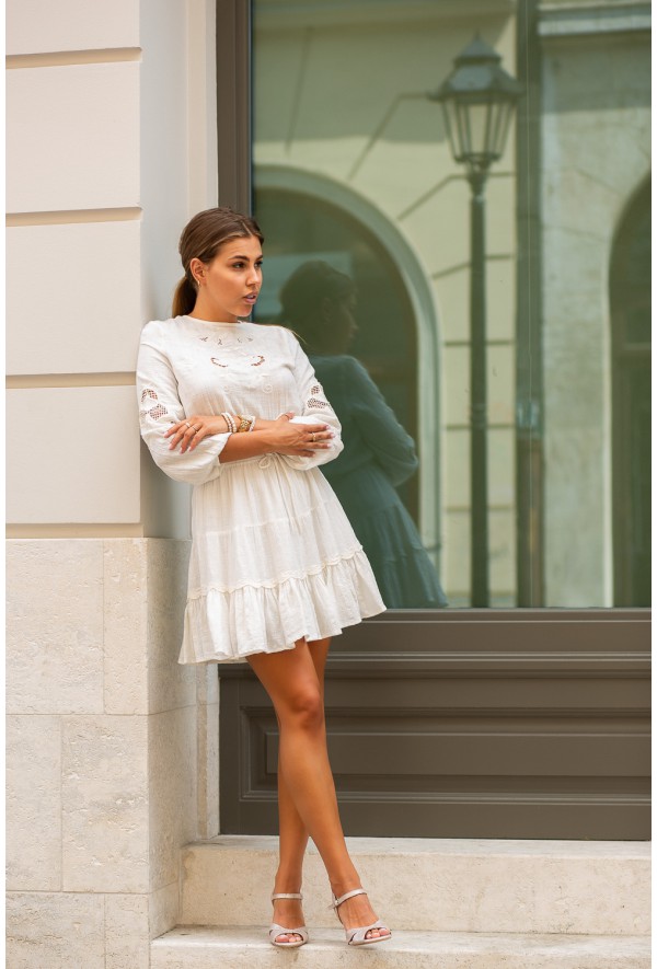 Pudrowe sandały na słupku Blair