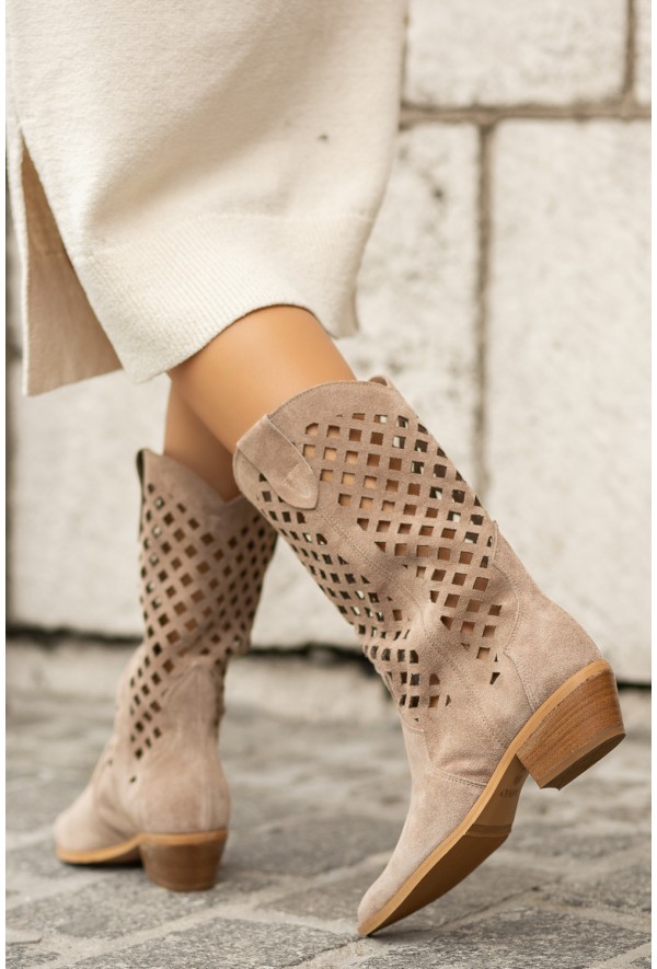 Zamszowe ażurowe kowbojki Paulette beż