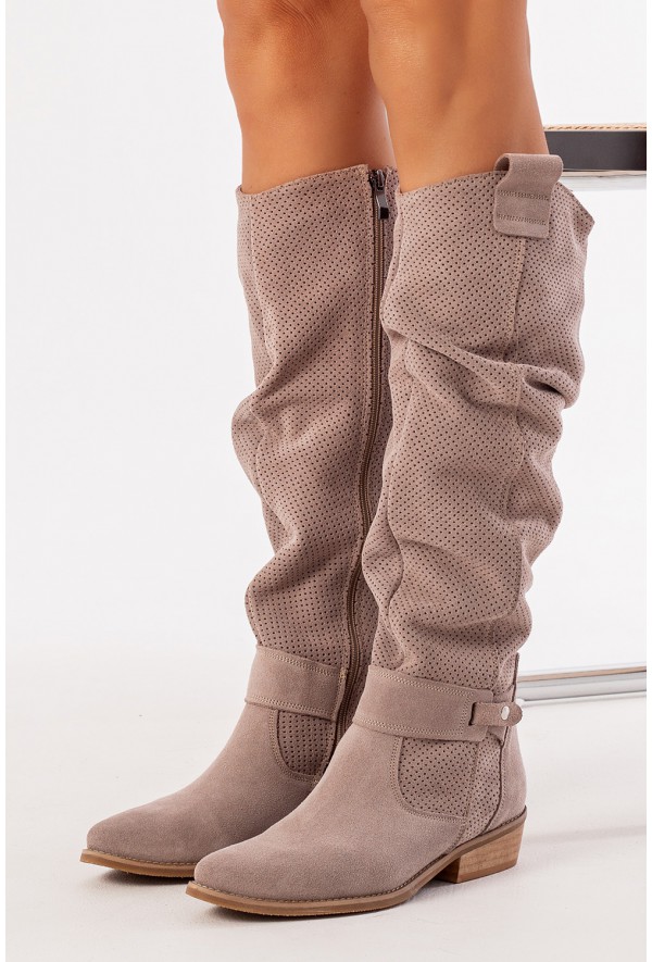 Zamszowe kozaki Bergera cappuccino