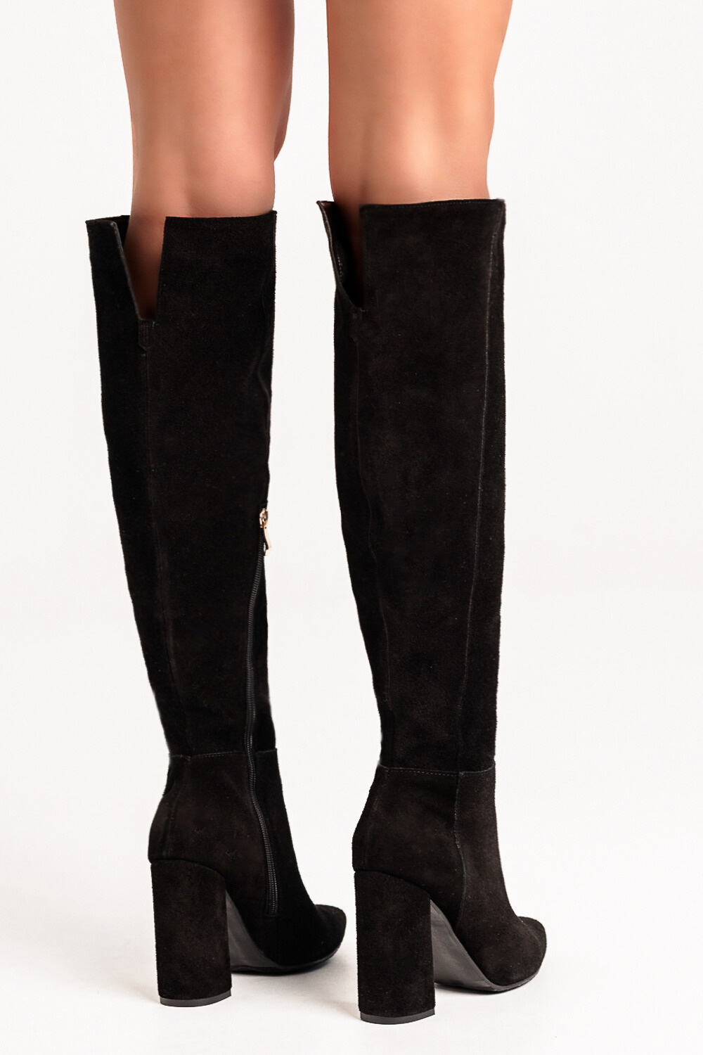 Czarne zamszowe kozaki Abbey