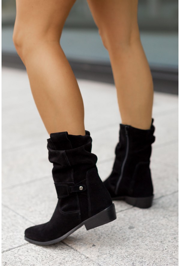 Czarne zamszowe botki Leona