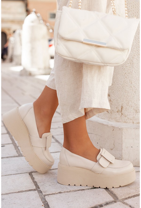 Czarne zamszowe mokasyny na platformie Tonic