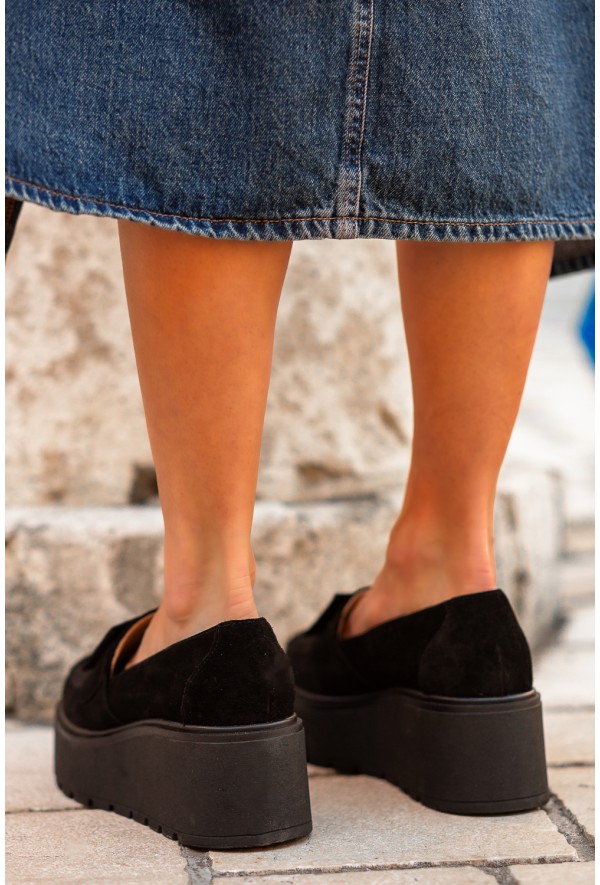Czarne zamszowe mokasyny na platformie Tonic