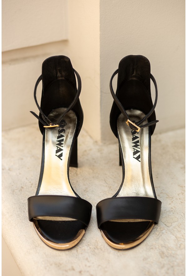 Czarne sandały na słupku Arriana