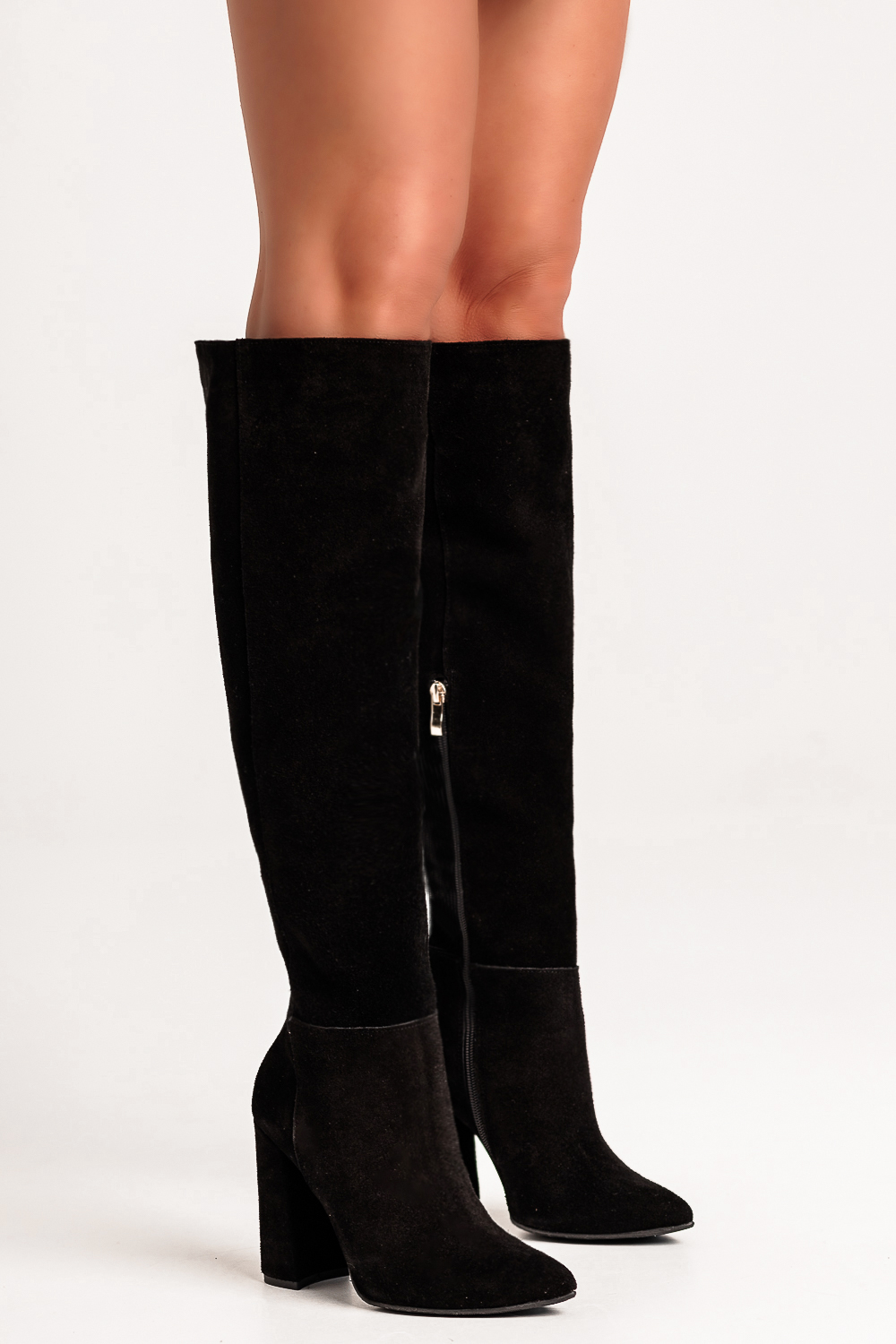 Czarne zamszowe kozaki Abbey