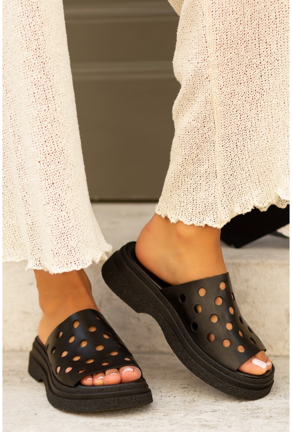 Czarne klapki Entuza