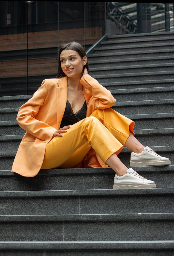 Beżowe trampki Giallo