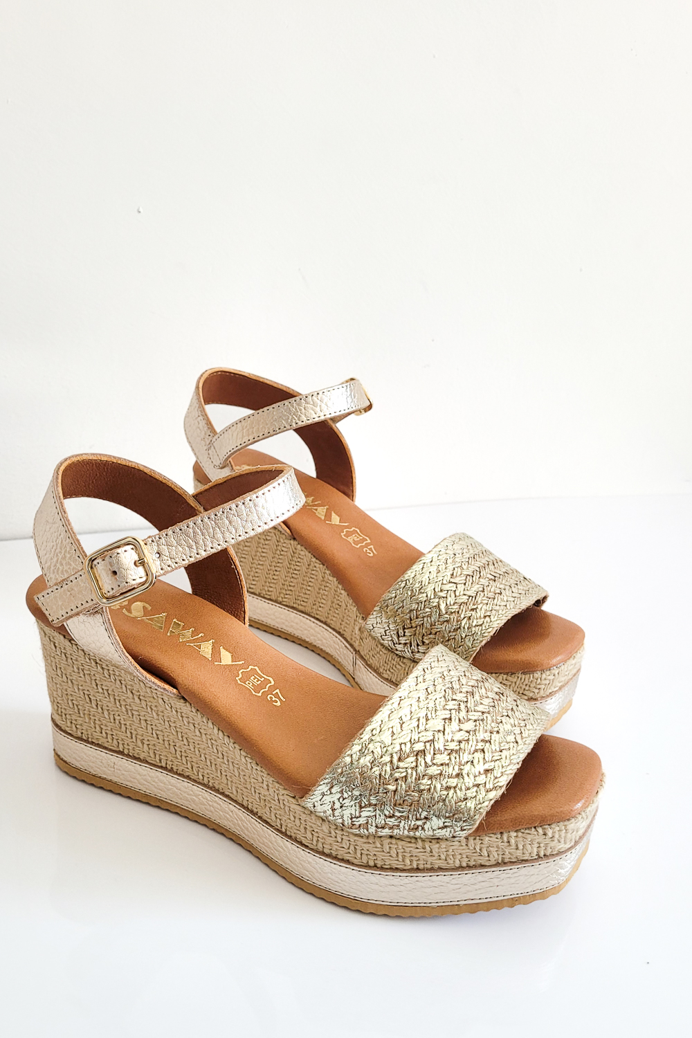 Czarne sandały na koturnie Sewilla