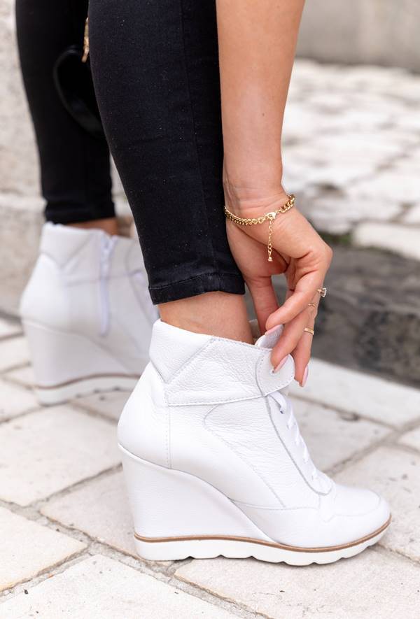 Białe sneakersy Megan