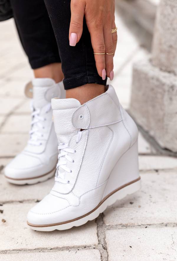 Białe sneakersy Megan