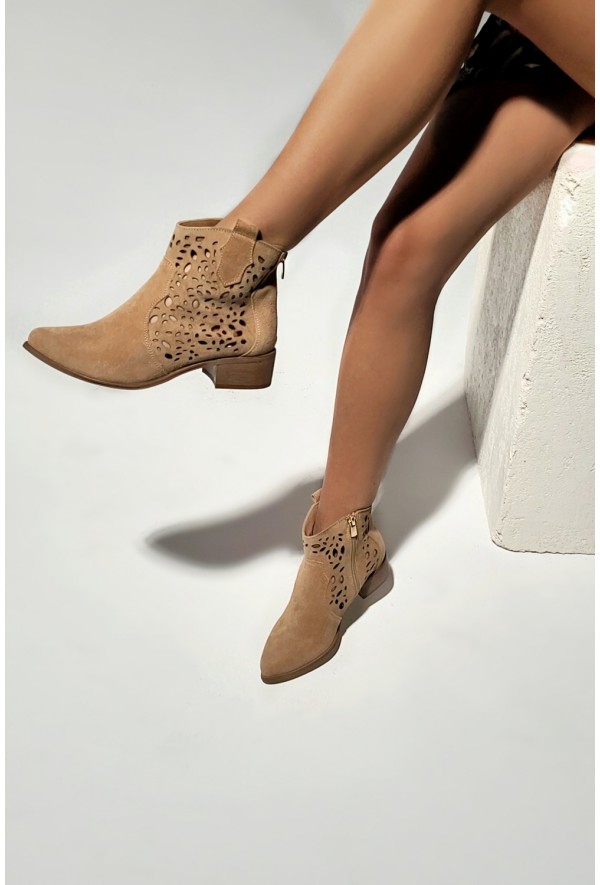 Beżowe ażurowe botki Geri