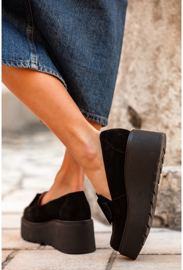 Czarne zamszowe mokasyny na platformie Tonic