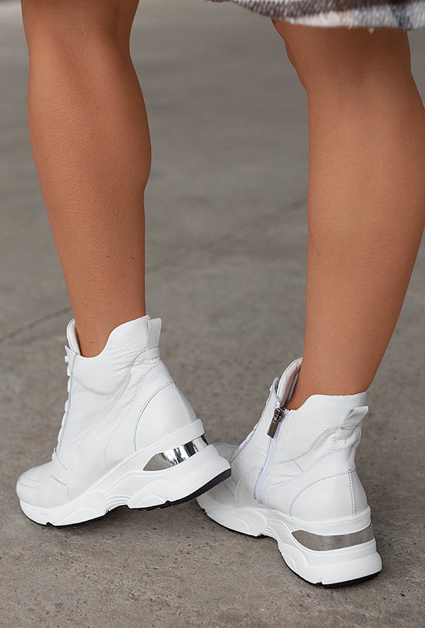Białe sneakersy Tadia