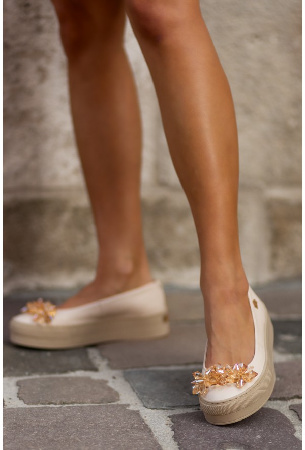 Czarne baleriny na platformie z ozdobą Vista