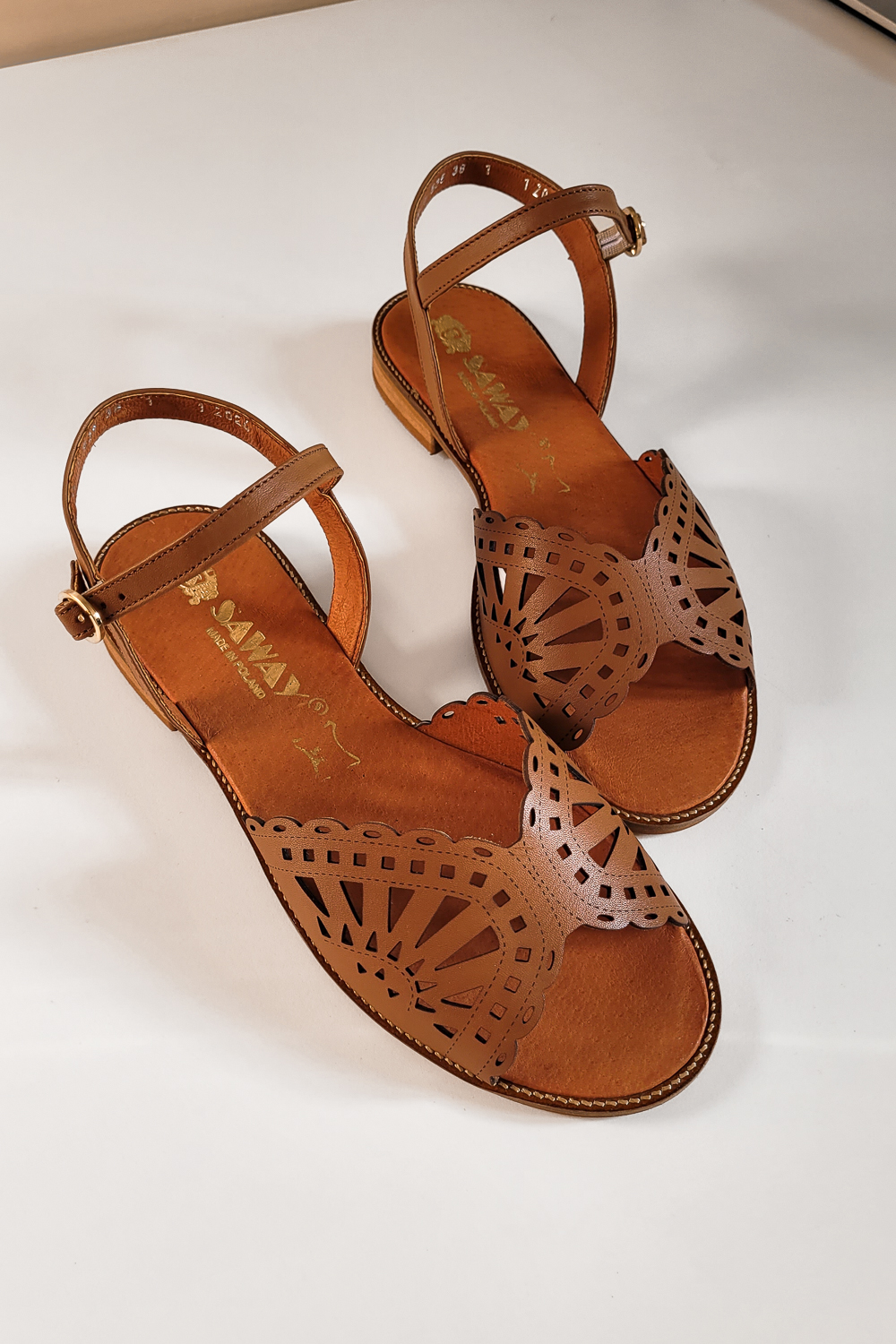 Złote ażurowe sandały Elisa