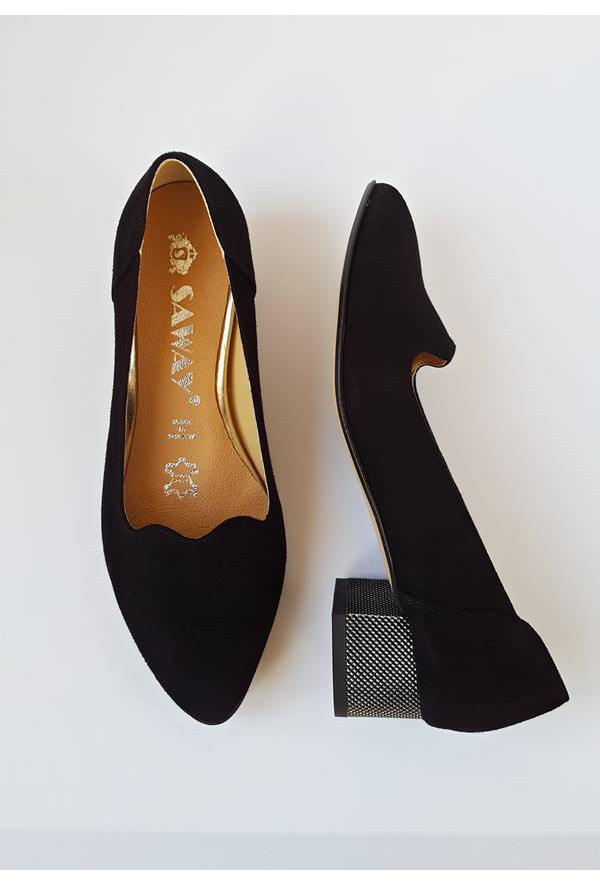 Zamszowe czarne czółenka Carmella