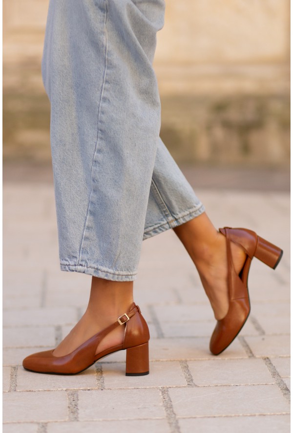 Zamszowe czółenka Lenora nude