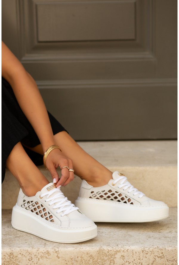 Białe ażurowe trampki Karmen
