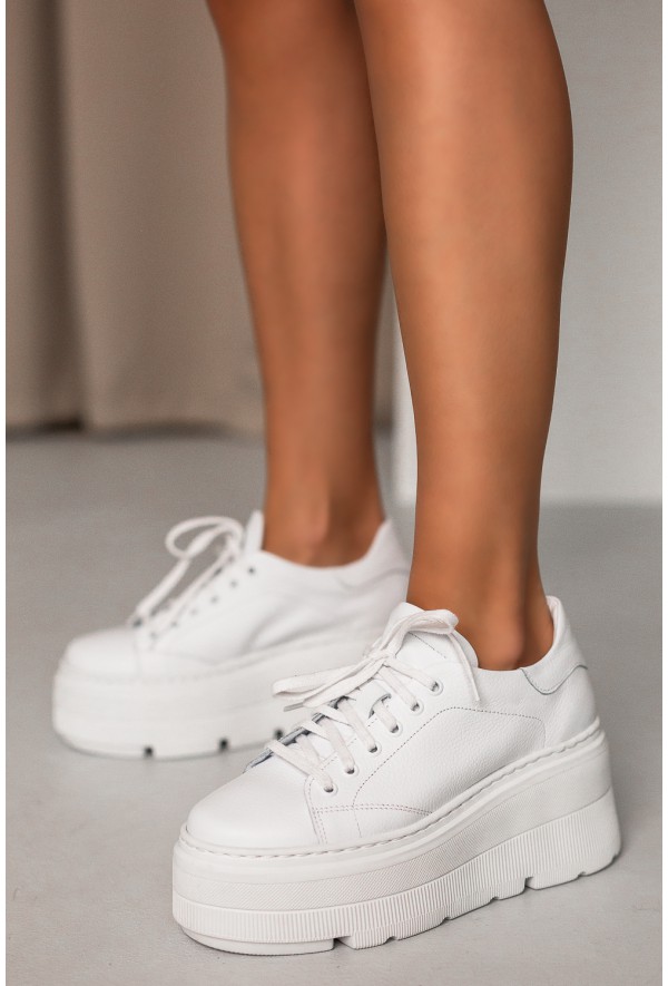 Białe sneakersy na platformie Tunia