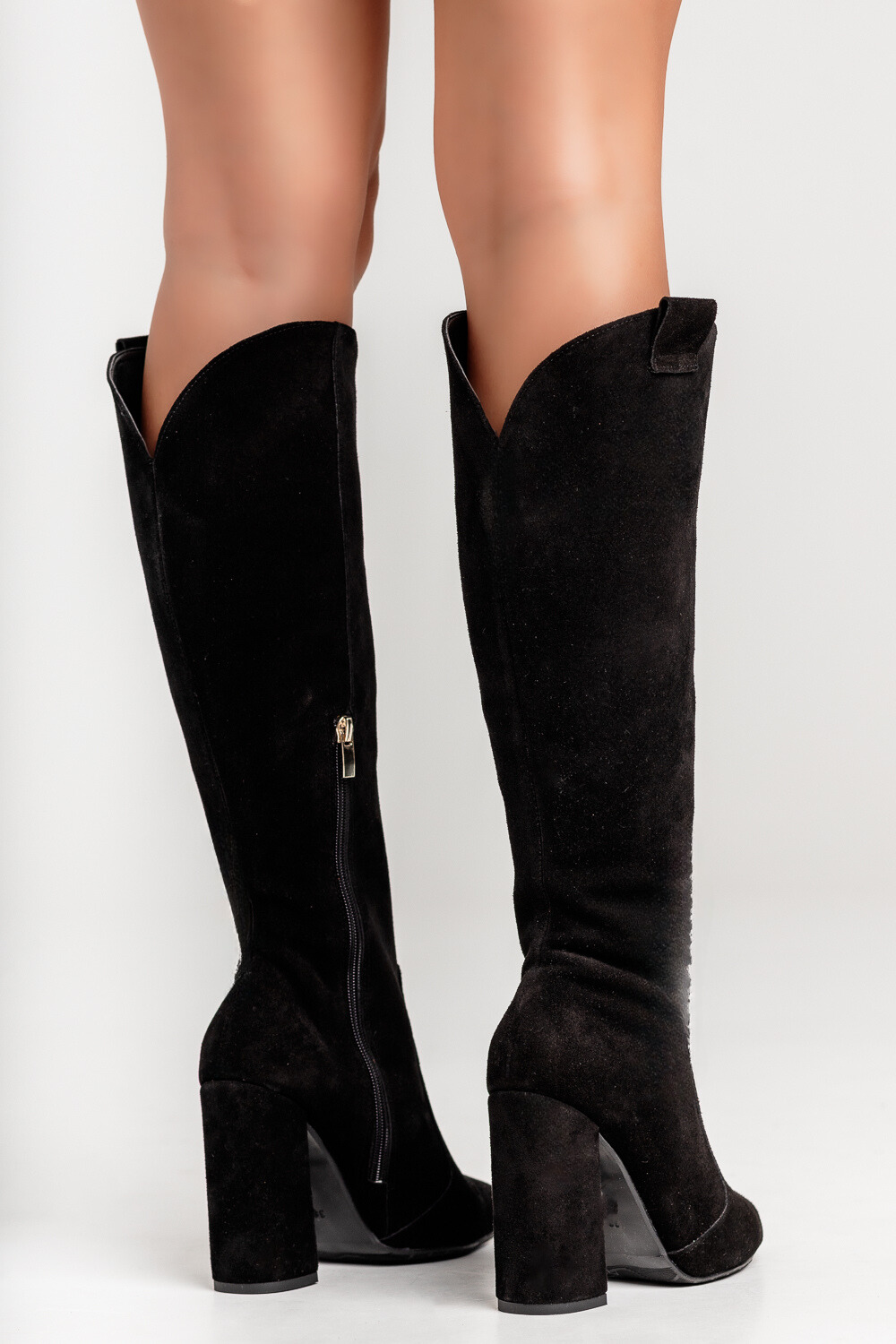 Czarne zamszowe kozaki Yagil